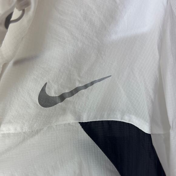 Nike Rain Jacket - Women's Small - Picture 3 of 4